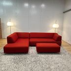 Leolux Faya Lobi Hoekbank + Hocker (rood) – Np: €8.000 thumbnail 8