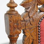 Leuke Antieke Set Van 6 Hollandse Eetkamerstoelen Met Mooi Houtsnijwerk En Rode Stoffen Bekleding thumbnail 9