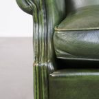 In Goede Staat Verkerende, Klassiek Groene En Gladde Rundleren Engelse Chesterfield Oorfauteuil thumbnail 3