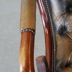 Sierlijke En Karaktervolle Groene Vintage Rundleren Engelse Chesterfield Fauteuil thumbnail 5