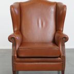 Stijlvolle En In Correcte Staat Verkerende Cognac Kleurige Rundleren Oorfauteuil In Engelse Stijl thumbnail 9