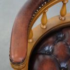 Bruine Klassieke In Hoogte Verstelbare Rundleren En Houten Chesterfield Bureaustoel Op Wieltjes thumbnail 8