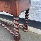 Stoere Antiek Eiken Sidetable Met Grenen Blad, Getorste Poten / 153 Cm Lang thumbnail 9