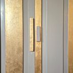 Unieke Handgeschilderde Hoekkast/ Kast In Taupe En Goud thumbnail 2