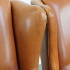 Klassieke En Unieke Set Van 2 Rundleren Oorfauteuils Afgewerkt Met Siernagels En Mooie Details thumbnail 15
