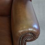 Grote, Klassieke Donkerbruine Gladde Rundleren Chesterfield Oorfauteuil In Engelse Stijl thumbnail 2