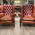 2 X Engelse Bendic Chesterfield Oorfauteuils In Cognac Bruin thumbnail 2