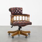 Bruine Klassieke In Hoogte Verstelbare Rundleren En Houten Chesterfield Bureaustoel Op Wieltjes thumbnail 2