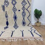 Handgeweven Marokkaanse Berber Tapijt - Blauw En Wit Geometrisch Patroon Met Zigzag (276X180 Cm) thumbnail 10
