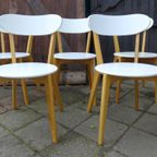 Mooi Set Van 5 Witte Ronde Stoelen thumbnail 4