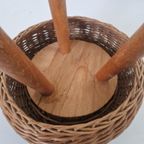 Mid Century Hout En Rieten Krukje Toegekend Aan Tony Paul. thumbnail 5