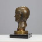 Sculpture “homo Decessor” By Raf Verjans thumbnail 6