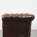 Luxe, Klassieke En Mooie Rundleren Engelse Chesterfield Fauteuil In Goede Staat thumbnail 6