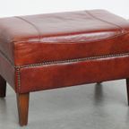 Set Van 2 Cognac-kleurige Rundleren Clubfauteuils En Hocker In Engelse Stijl thumbnail 3