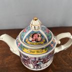 Vintage Sadler Theepot Uit De Klassieke Lyric-serie Gewijd Aan Charles Dickens "oliver Twist". thumbnail 2