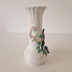 Vintage Wit Vaasje Met Paarse Viooltjes Bloemen Vaas thumbnail 5