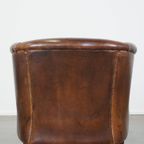 Correct Afgewerkte Stoere Cognac-Kleurige Schapenleren Clubfauteuil Met Een Tijdloze Uitstraling thumbnail 5