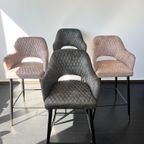 Set Van 4/6 Velvet Design Barkrukken – Luxe Kuipmodel – Zwart/groen/roze thumbnail 12