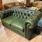 Gave En Stoere Engelse Chesterfield 2-Zits Bank Groen thumbnail 2