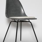 Vintage Design Stoelen Eames Fiberglass/ Glasvezel Chairs thumbnail 2