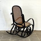 Vintage Thonet-Stijl Schommelstoel Zwart – Iconisch Design thumbnail 7