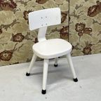 Wit Vintage Schoolstoeltje Retro Schuine Pootjes thumbnail 2
