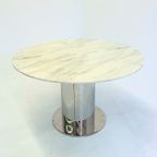 Italiaanse Eettafel Met Wit Marmeren Blad En Chromen Cilindervormige Voet thumbnail 15