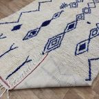 Handgeweven Marokkaanse Berber Tapijt - Blauw En Wit Geometrisch Patroon Met Zigzag (276X180 Cm) thumbnail 13
