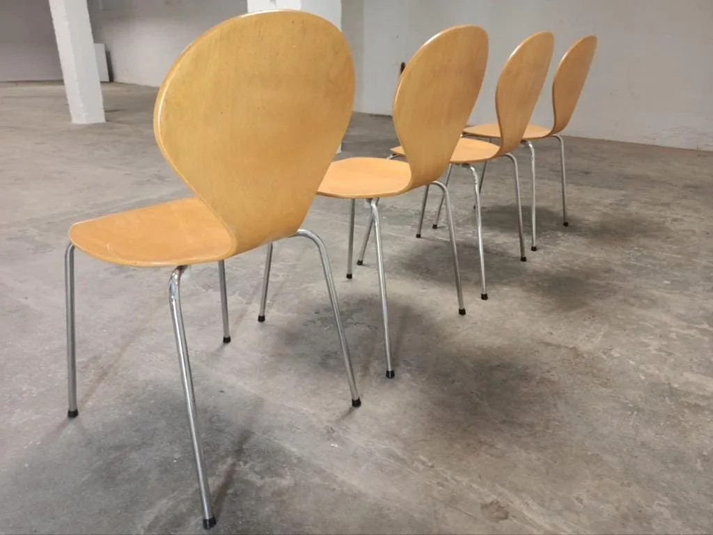 DANERKA ROND アームチェア Erik Ole Jrgensen Danerka Eetkamerstoel Metal Brown bij Reliving
