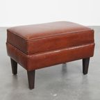 Schapenleren Hocker Met Mooi Patina In Een Warme Cognac Kleur 61x42cm thumbnail 2