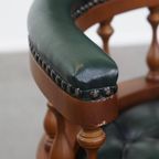 Stijlvolle Functionele Rundleren En Houten Donkergroene Chesterfield Bureaustoel Op Wieltjes thumbnail 14
