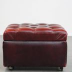 Rode Rundleren Vierkante Chesterfield Hocker/ Opberg Poef thumbnail 4