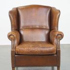 Subtiele En Comfortabele, Cognac-Kleurige Schapenleren Oorfauteuil In Engelse Stijl thumbnail 3