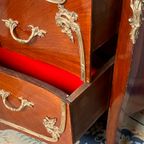 Ladekast In Lodewijk Xv-stijl. Marqueterie, Decoratie Van Verguld Brons. thumbnail 5