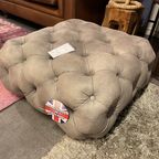 Showroommodel: Engelse Chesterfield Hocker/ Voetenbank Buttoned Grijs thumbnail 4