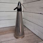 Sifon / Spuitfles Van Rvs Met Zwarte Bakeliet Schroefdop. thumbnail 3
