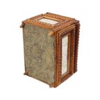 Oude Houten Tramp Art Doos Juwelenkist Trinket Volkskunst thumbnail 10