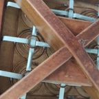 Vintage Houten Stoel Met Bordeauxrode Stoffen Zitting thumbnail 8