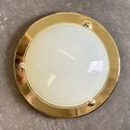 Vintage Ronde Plafondlamp / Plafonnière, Messing & Wit Glas, Goud, Hollywood Regency thumbnail 2