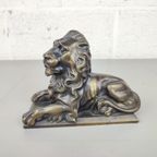 Bronzen Beeld Van Een Leeuw thumbnail 4