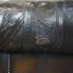 Zeer Luxe, Antieke Rundleren 3 Zits Chesterfield Bank Met Een Uniek Karakter En Een Uitmuntend Pa thumbnail 19