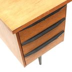 Vintage Bureau Met Zes Lades Op Elegante Poten thumbnail 5