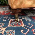 Klassiek Vintage Engelse Fauteuil Met Messing Wieltjes thumbnail 4