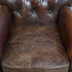 Klassieke En Comfortabele Generfde Cognac Kleurige Rundleren Chesterfield Fauteuil/ Armchair thumbnail 6
