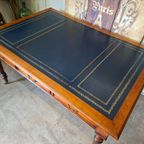Klassieke Engelse Schrijftafel, Partnerdesk, Dubbelzijdig Lichte Leeftijdsgebonden Gebruikssporen, Afm. 160x90cm En 80cm Hoog. thumbnail 6
