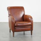 Luxe Cognac-kleurige Schapenleren Armchair Met Ronde Vormen En Een Uniek Design thumbnail 2