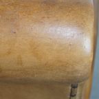 Set Van 2 Grote, Comfortabele En Stijlvolle Vintage Schapenleren Fauteuils Met Mooie Vormen thumbnail 15