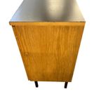 Vintage Kast / Commode Met Stalen Pootjes thumbnail 18