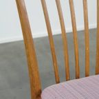 Leuke Set Van 2 Vintage Jaren '70 Eetkamerstoelen Met Gespijlde Rugleuning En Stoffen Zitting thumbnail 9