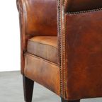 Hele Mooie Clubfauteuil Van Schapenleer Met Een Mooie Warme En Luxe Cognac Kleur thumbnail 12